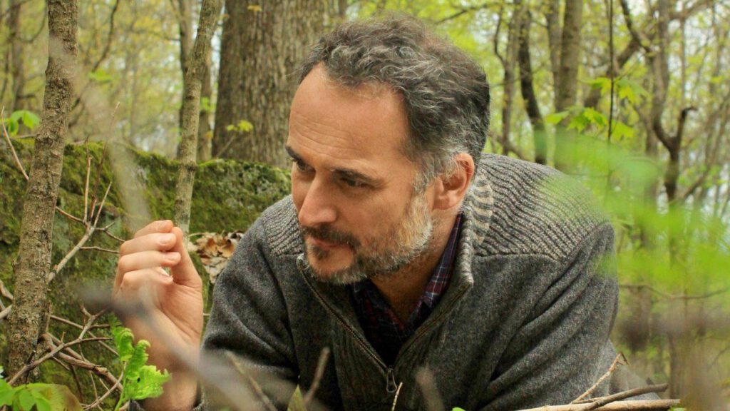 David G. Haskell: Hlasy ptáků a jazyk náležení